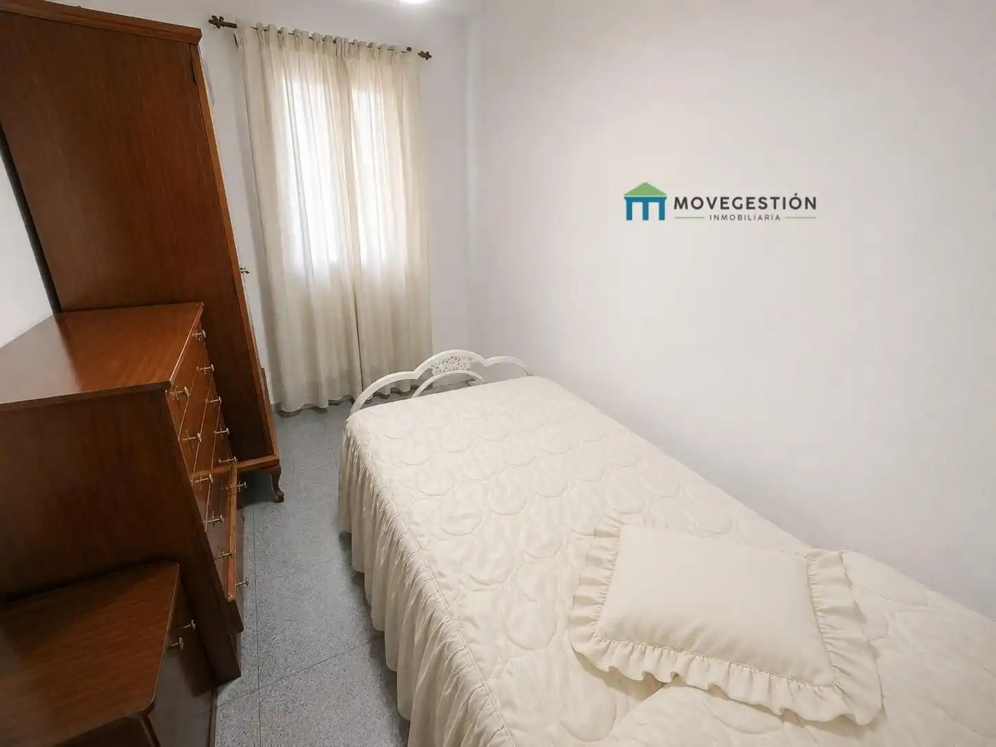 Dormitori de Casa o xalet en venda en Ubrique