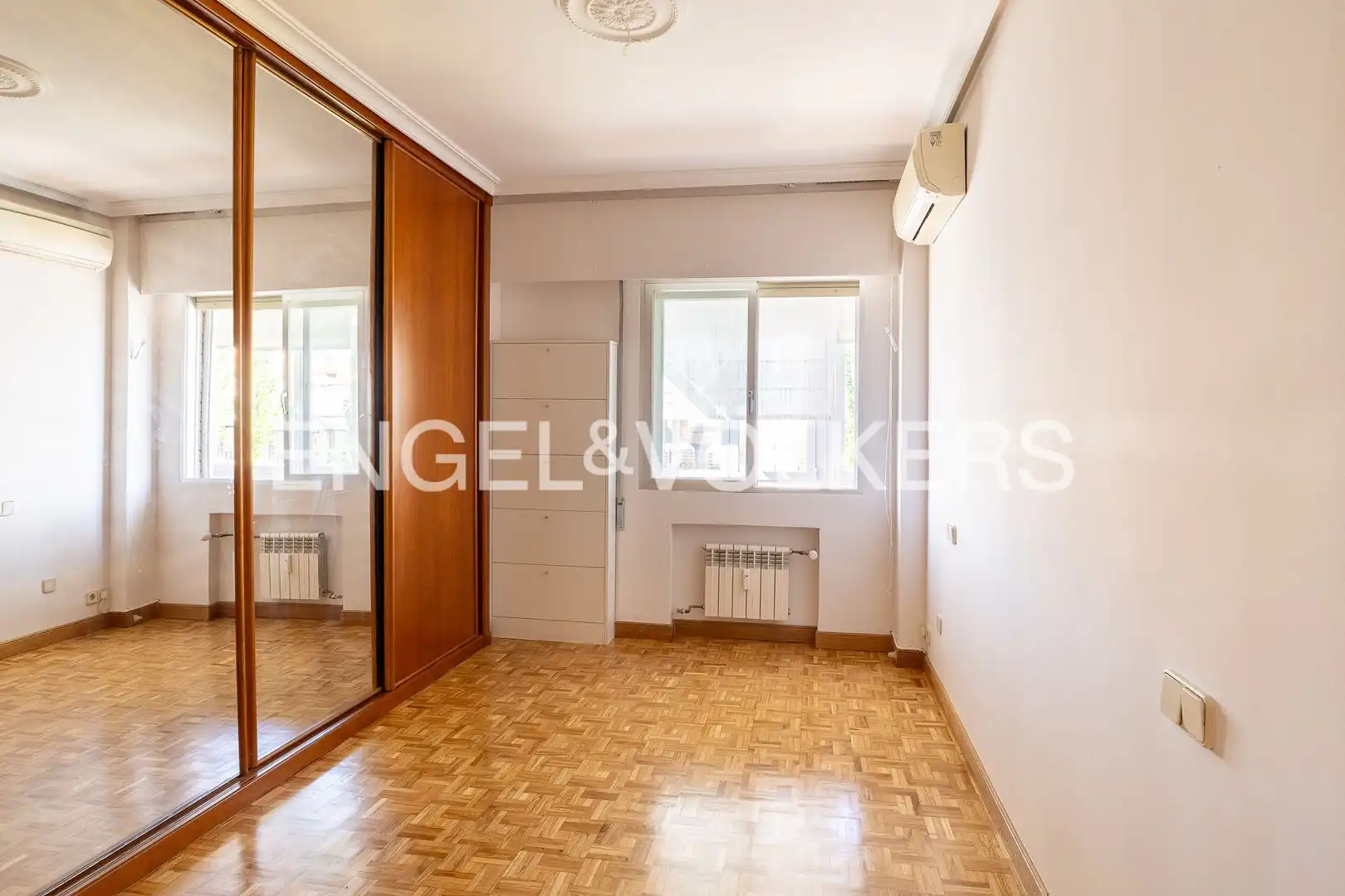 Flat for rent in Madrid  with Air Conditioner, Heating and Private garden