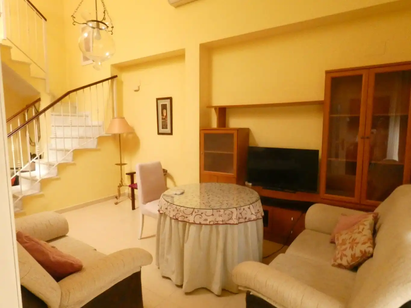 Flat with terrace to rent in Calle Estalajes 116
