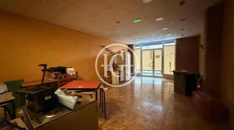 Local comercial de 109 m con gran potencial de transformación en planta baja.