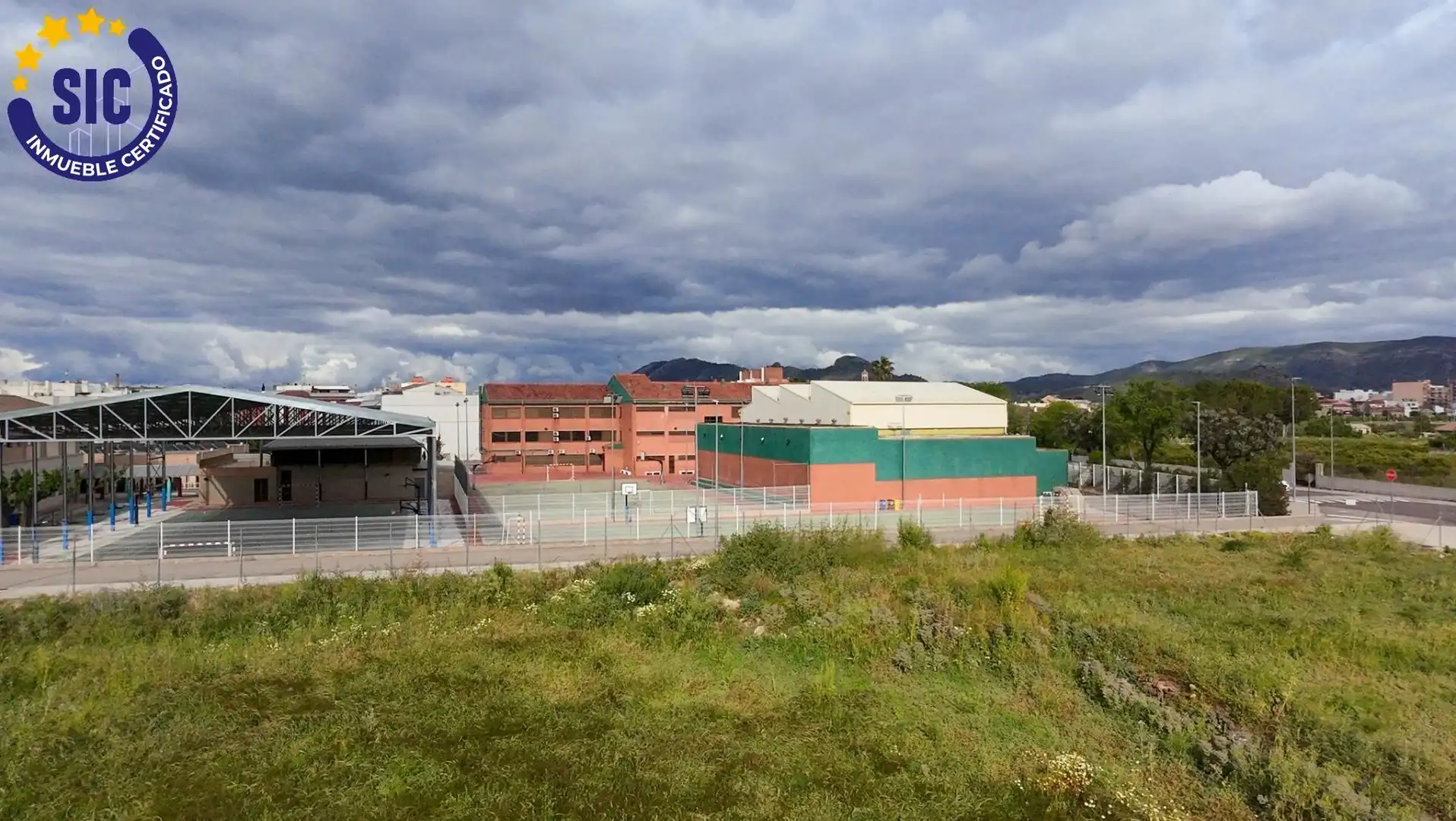 Terreny residencial en venda a CORTS VALENCIANES