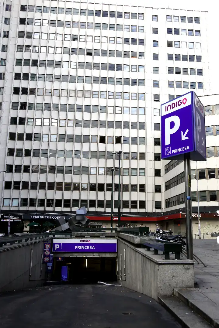Parkplatz von Garage zur Miete in Madrid