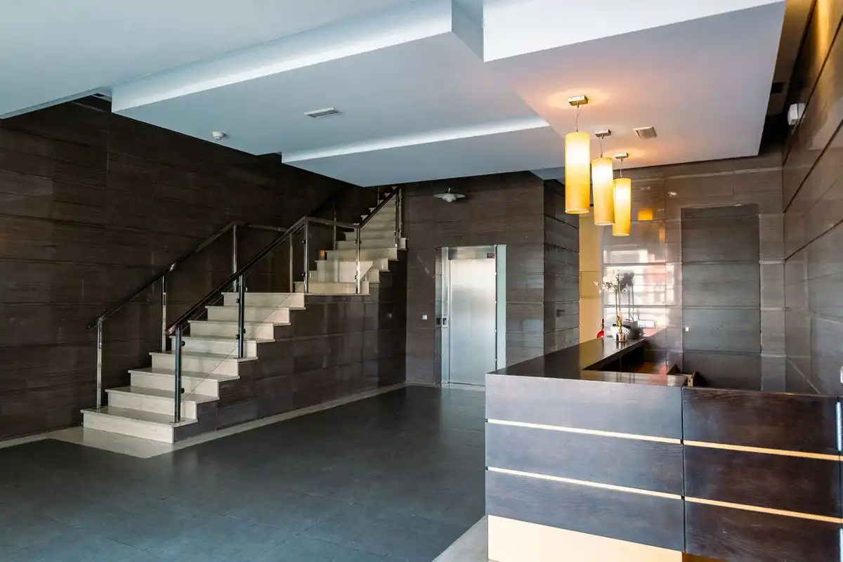Office for rent in Estepona  with Air Conditioner