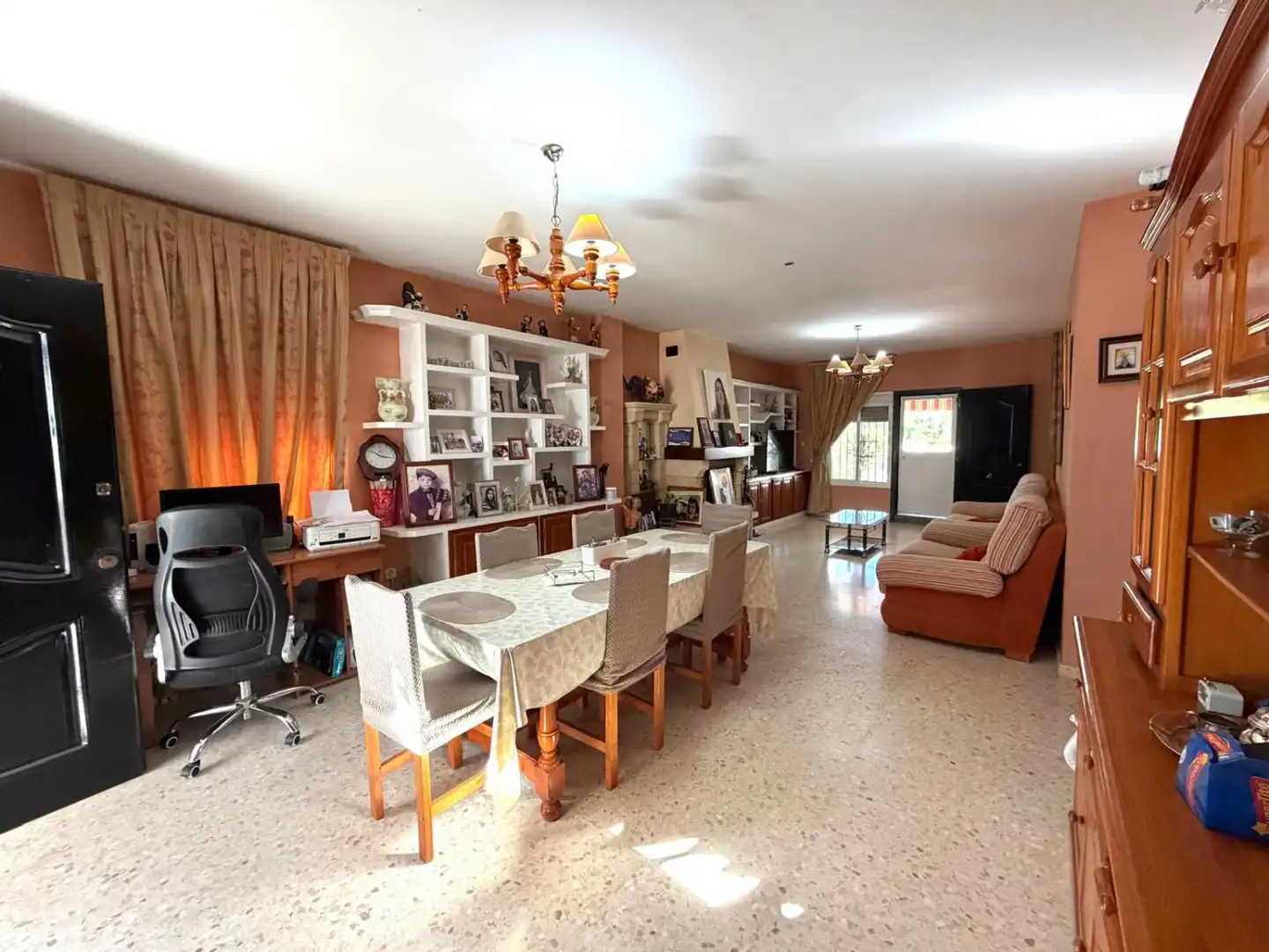 Sala de estar de Casa o chalet en venta en Mairena del Alcor con Aire acondicionado