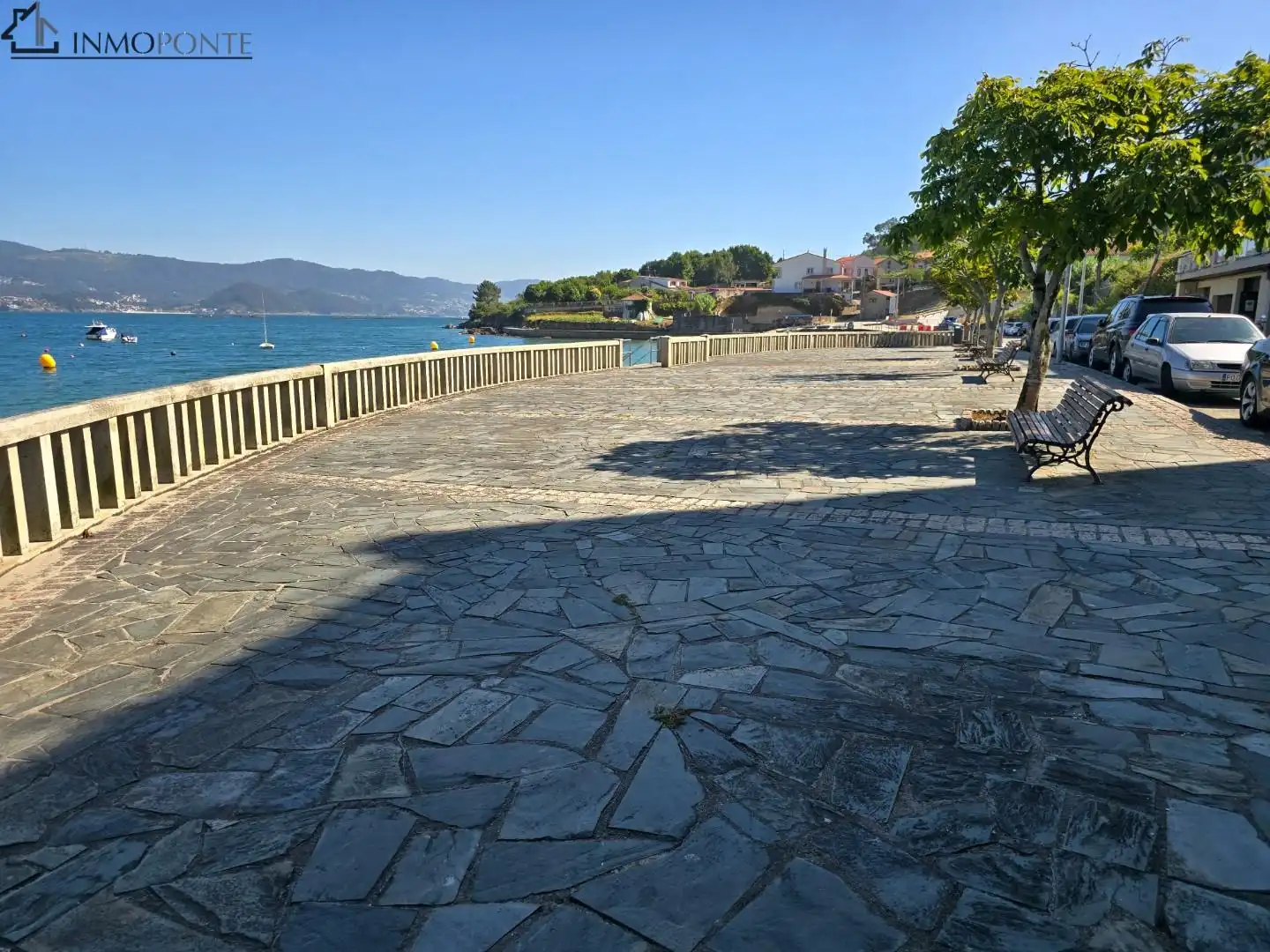 Vista exterior de Casa o xalet en venda en Poio amb Jardí privat