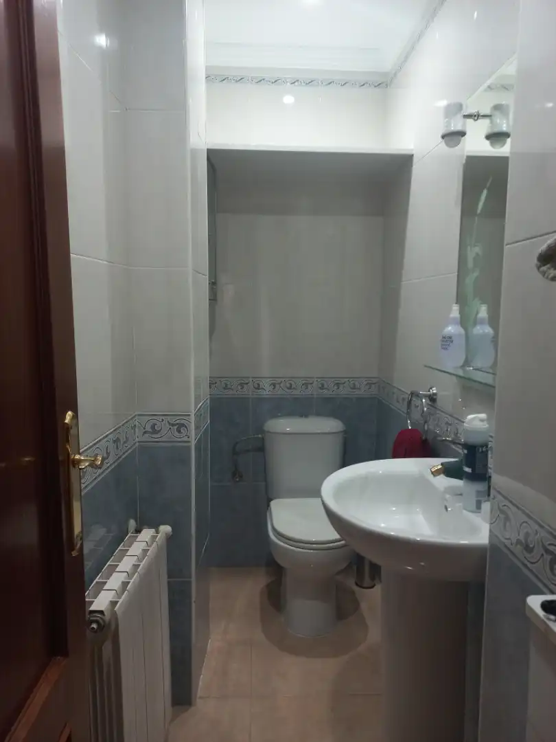 Bathroom of Flat for sale in Úbeda  with Air Conditioner, Heating and Storage room