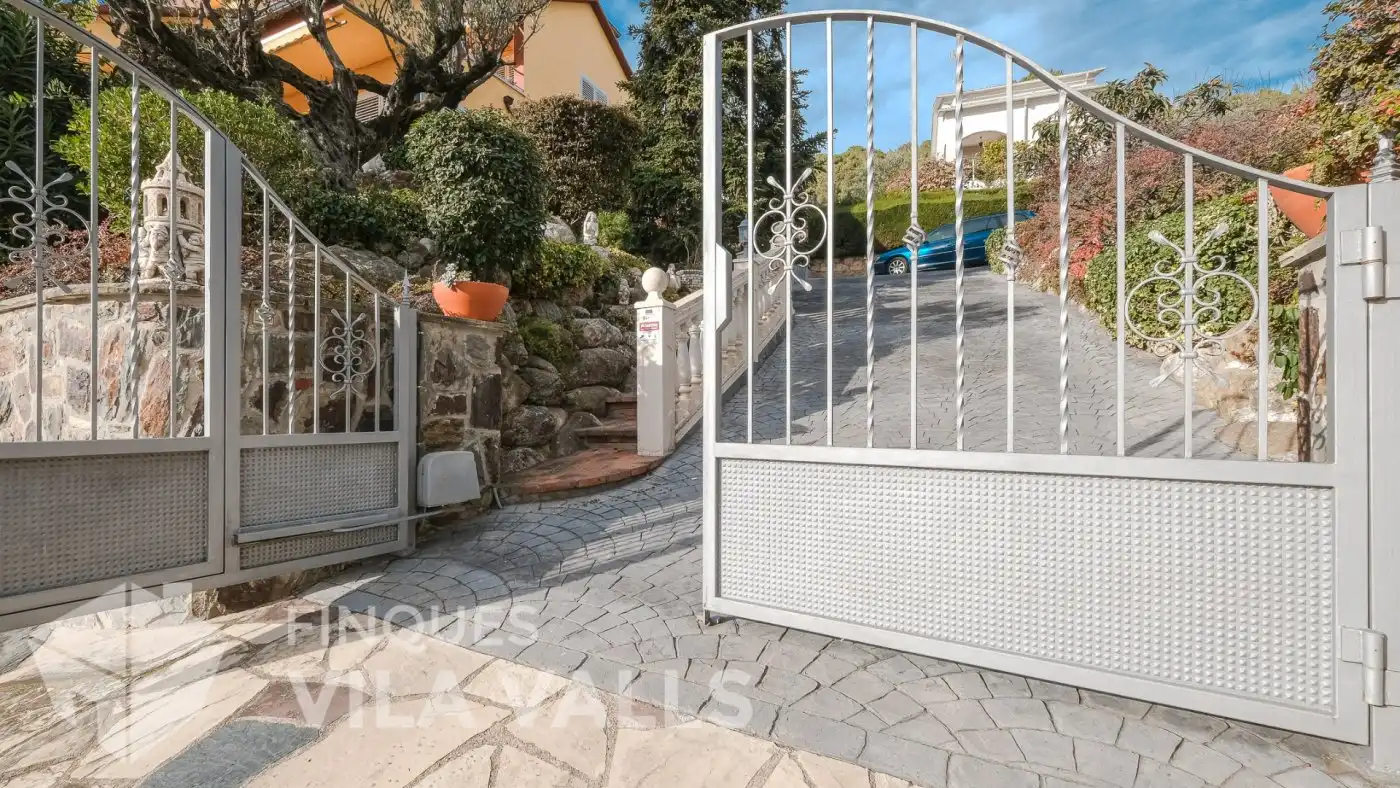 Vista exterior de Casa o xalet en venda en Caldes de Montbui amb Calefacció, Jardí privat i Terrassa