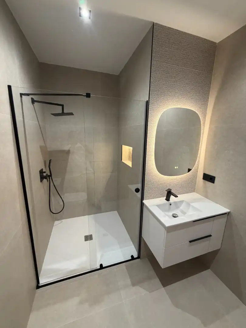 Bany de Apartament de lloguer en Aljomahima - Ermita