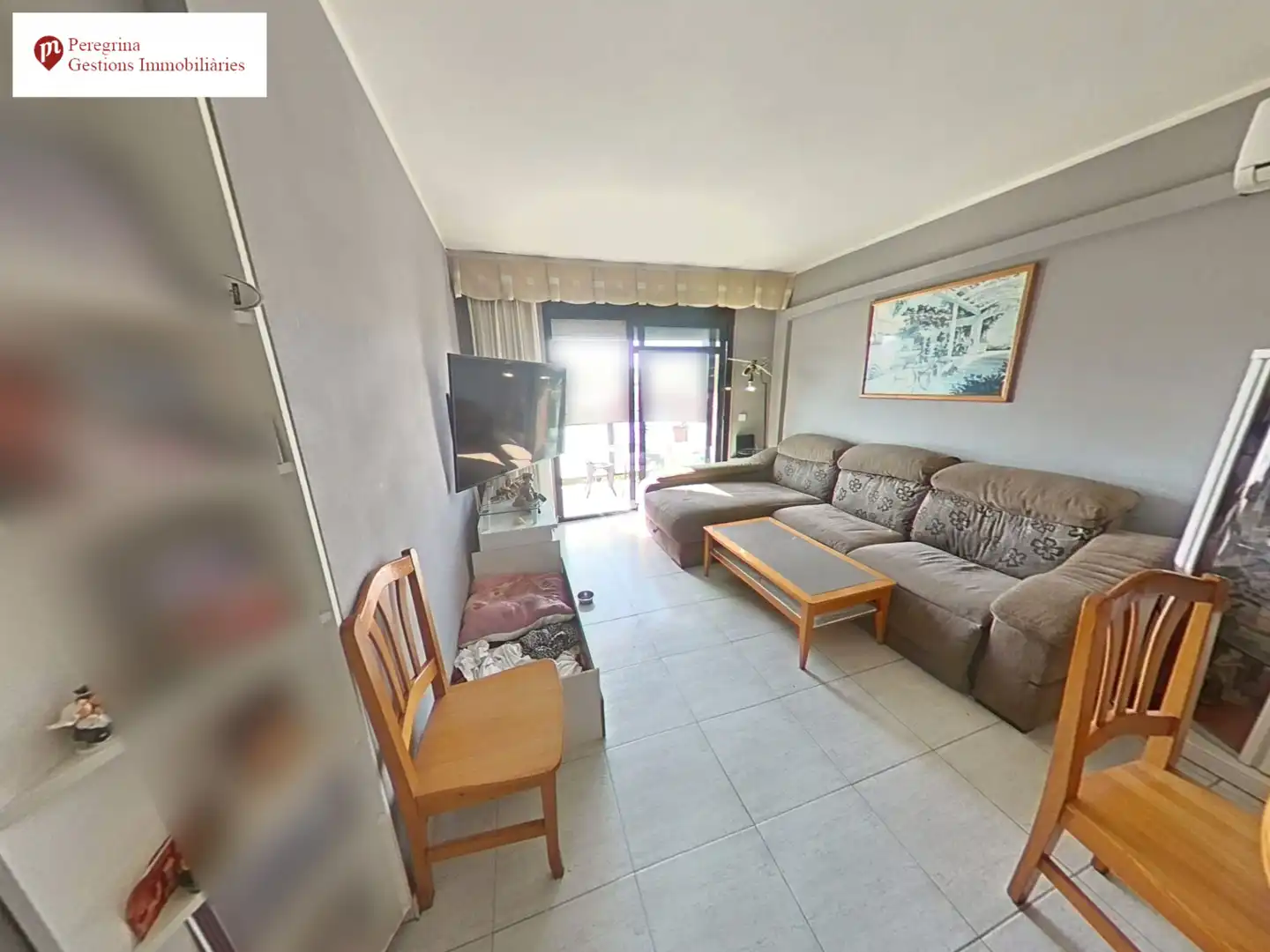 Sala d'estar de Pis en venda en Santa Coloma de Gramenet amb Aire condicionat, Calefacció i Forn