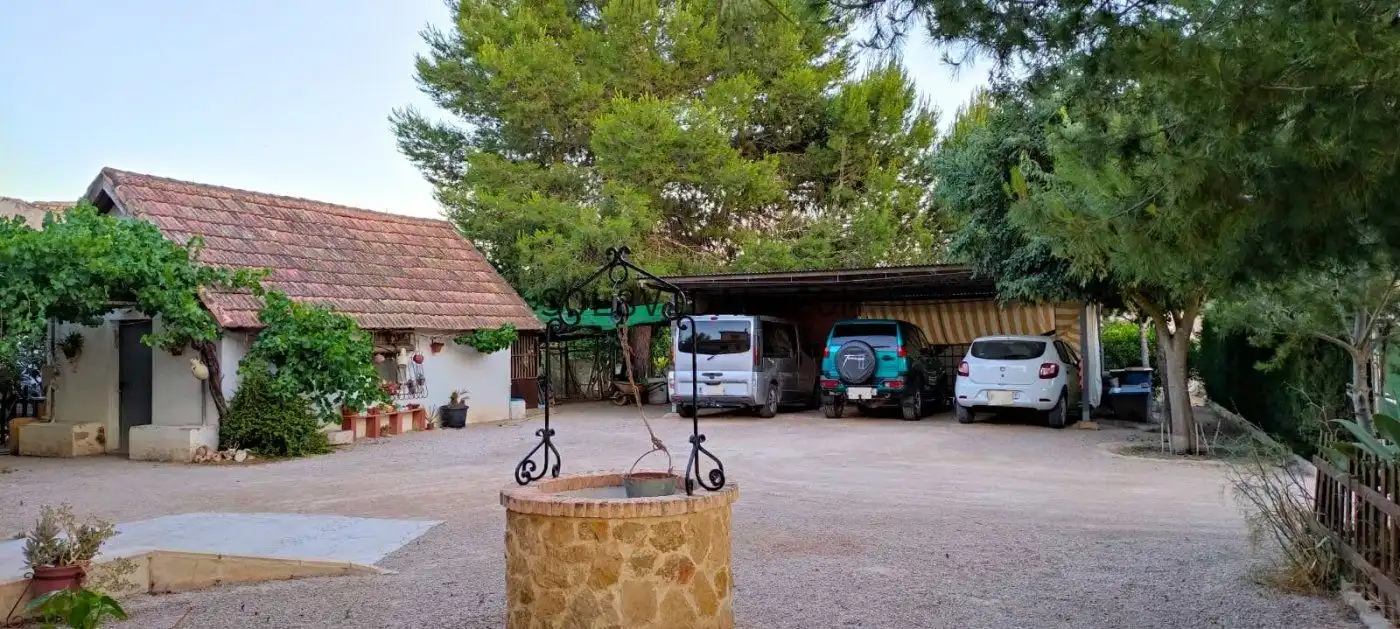 Vista exterior de Casa o xalet en venda en Orihuela amb Calefacció, Jardí privat i Terrassa