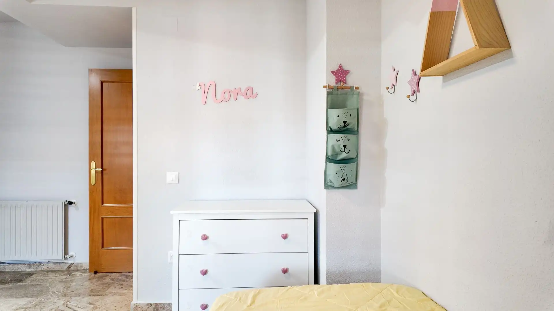 Dormitori de Apartament de lloguer en Valencia amb Aire condicionat, Calefacció i Terrassa