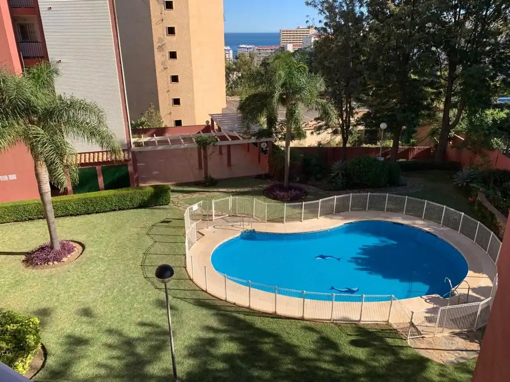 Pis amb piscina de lloguer a Av Manuel Mena 10
