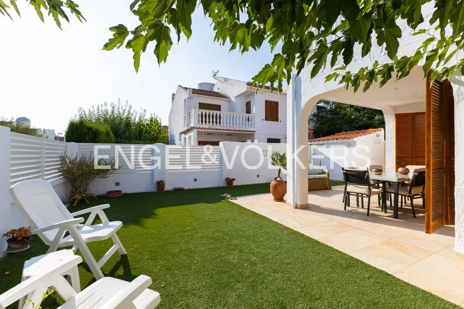 Vista exterior de Casa adosada en venda en Oropesa del Mar / Orpesa amb Calefacció, Jardí privat i Terrassa