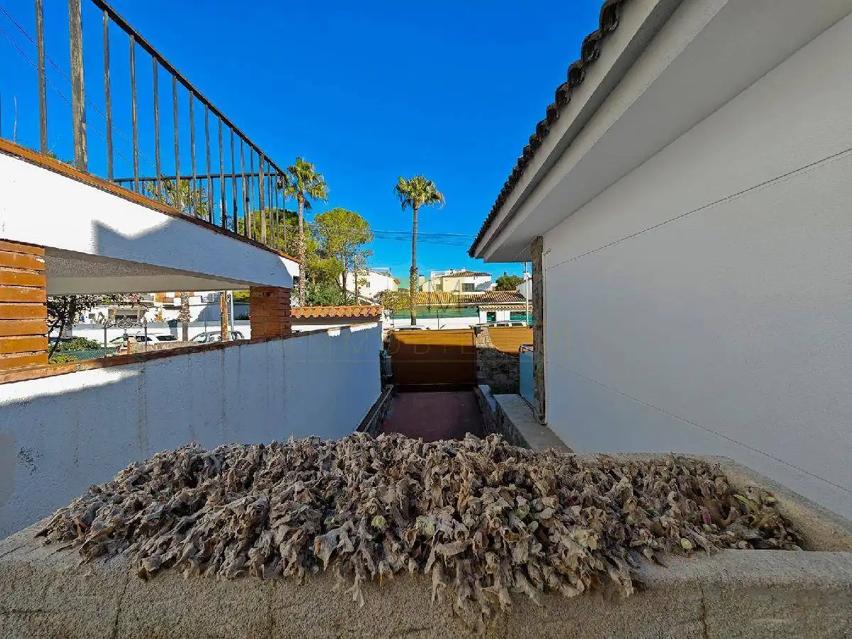 Exterior view of Houses for sale in Sant Pere de Ribes  with Air Conditioner, Heating and Private garden