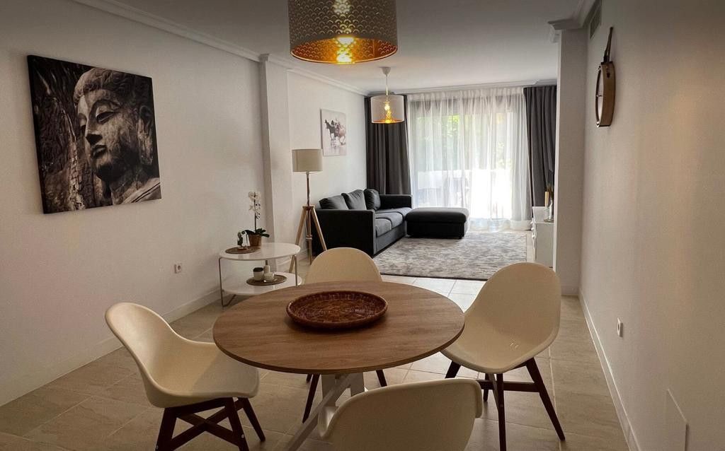 Living room of Apartment to rent in Estepona  with Air Conditioner, Heating and Terrace
