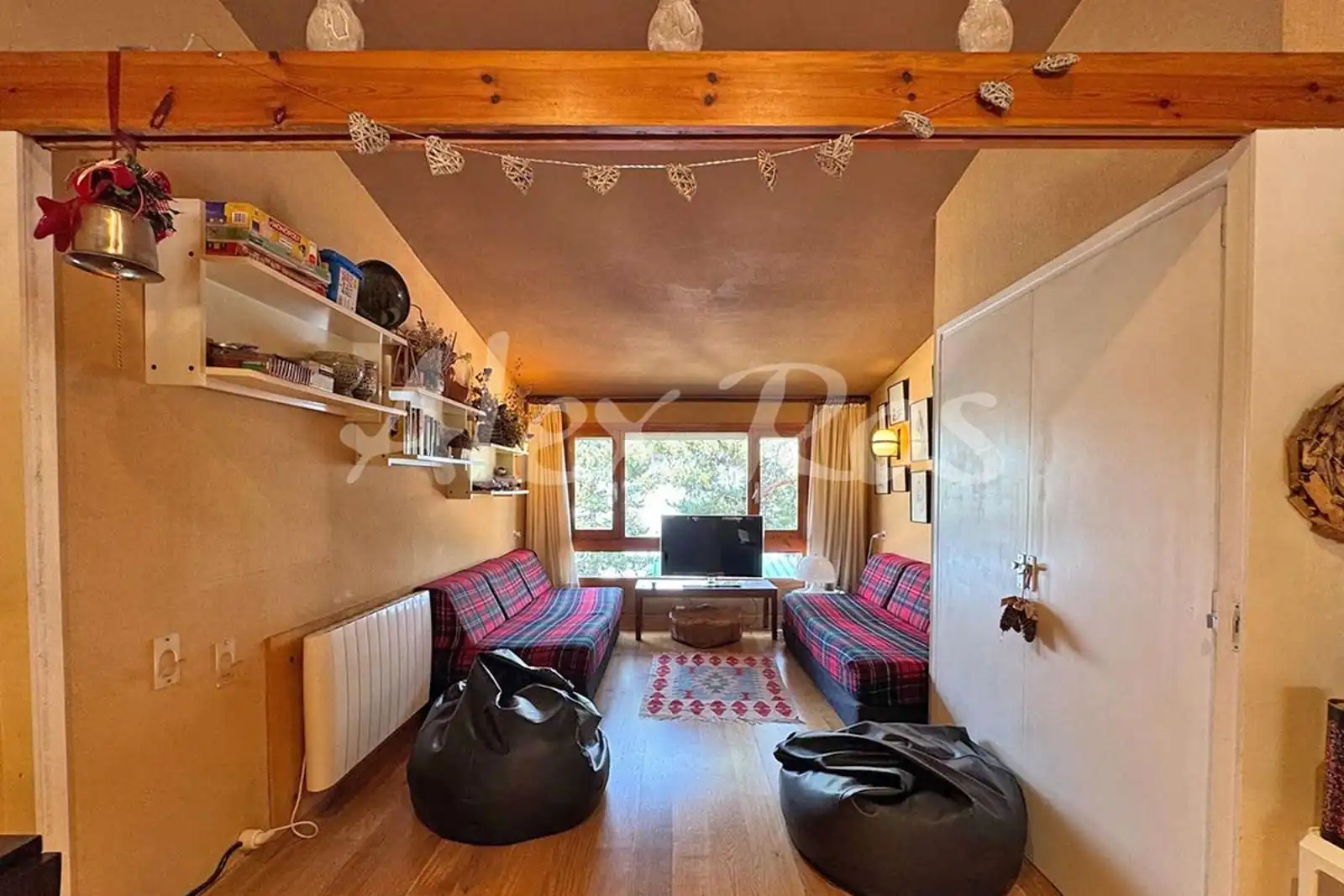 Sala d'estar de Casa o xalet en venda en Alp amb Calefacció