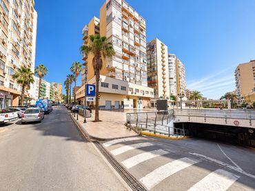 Pis amb ascensor en venda a Avenida de los Manantiales 42
