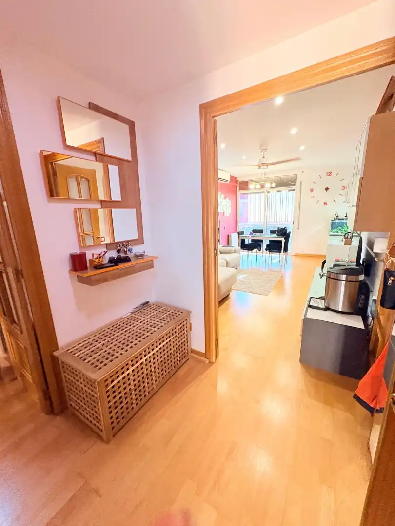 Piso en venta en Pallejà con Aire acondicionado, Calefacción y Parquet