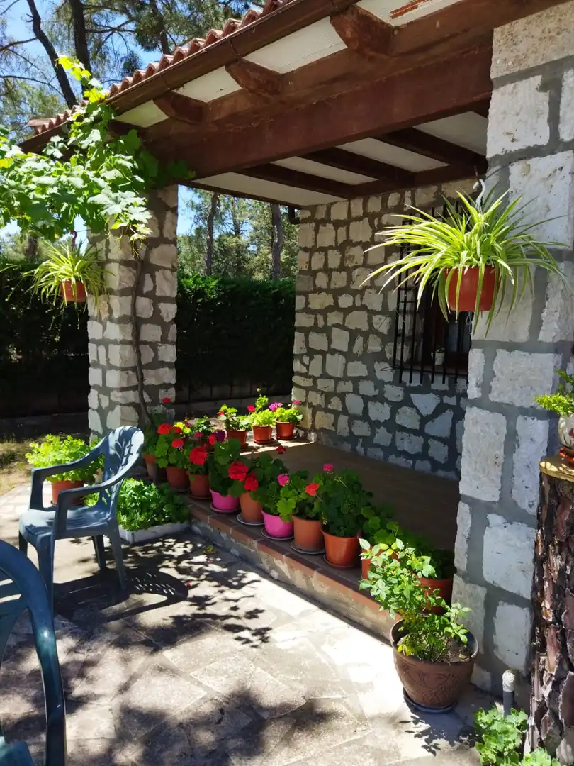 Terrassa de Casa o xalet en venda en Cuéllar amb Calefacció, Jardí privat i Traster