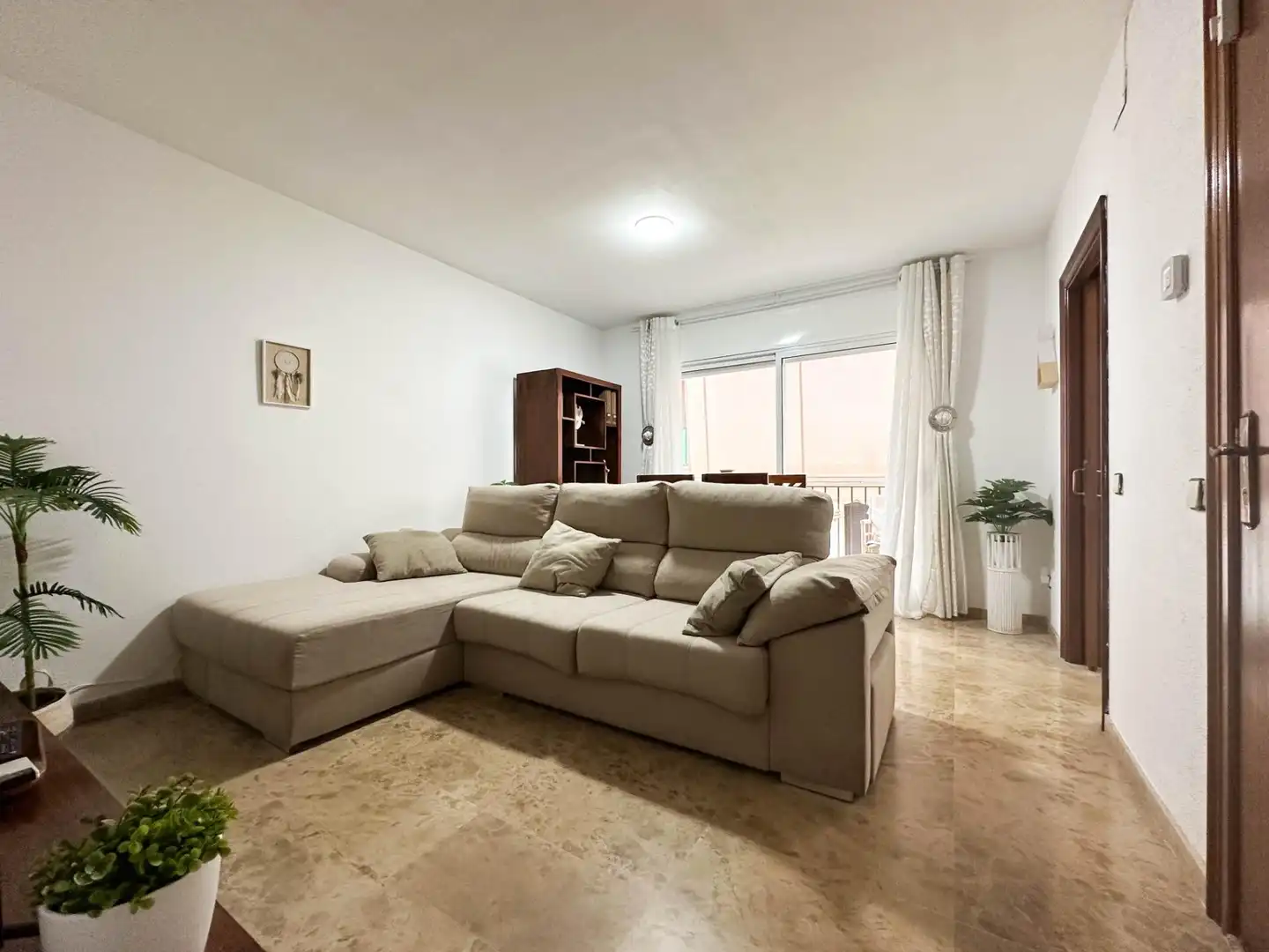 Wohnzimmer von Wohnung zur Miete in Vilanova i la Geltrú mit Klimaanlage, Möbliert und Balkon
