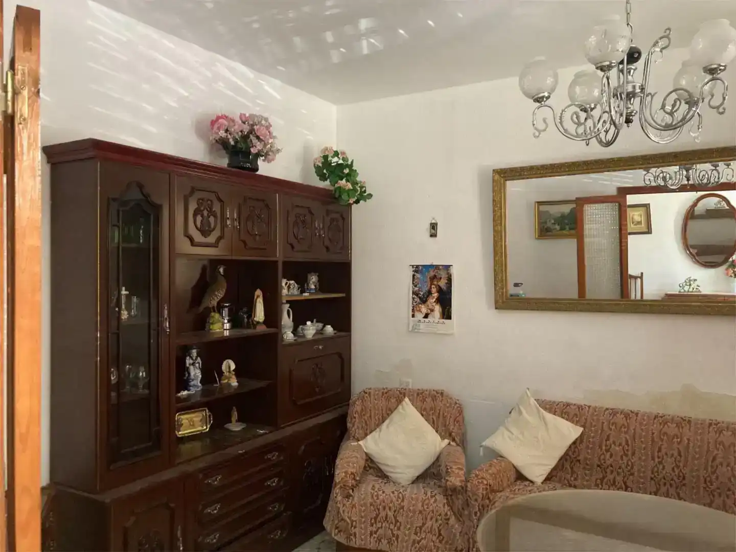 Sala d'estar de Pis en venda en Ibros amb Traster, Moblat i Balcó