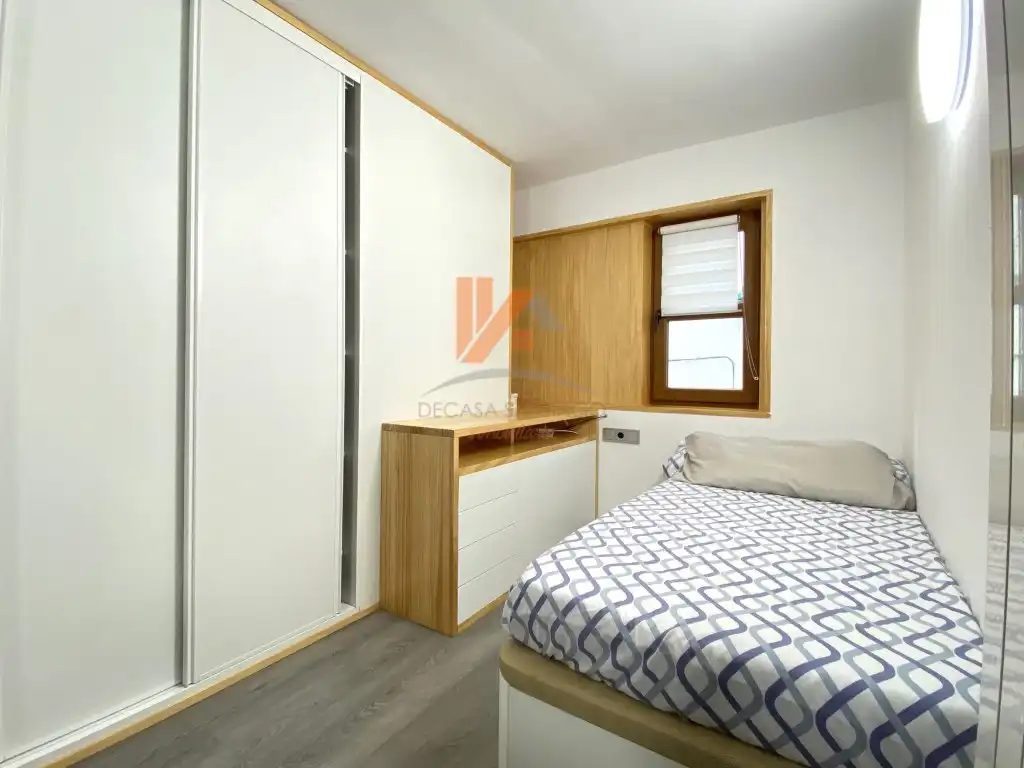Schlafzimmer von Wohnung zur Miete in Santiago de Compostela  mit Möbliert