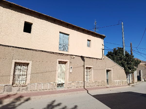 Vista exterior de Casa adosada en venda en Orihuela amb Terrassa