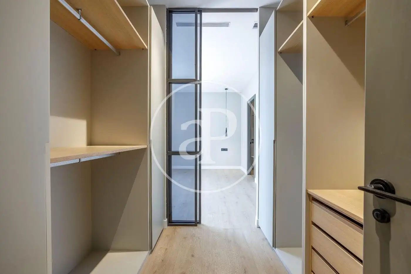 Flat for rent in Valencia  with Air Conditioner, Heating and Balcony