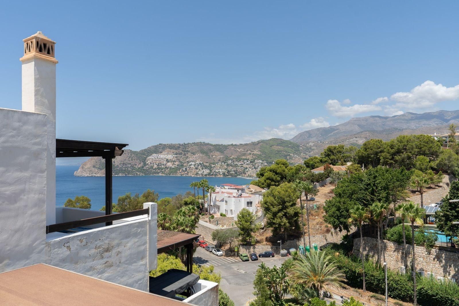 Vista exterior de Casa o chalet en venta en Almuñécar con Jardín privado, Terraza y Trastero