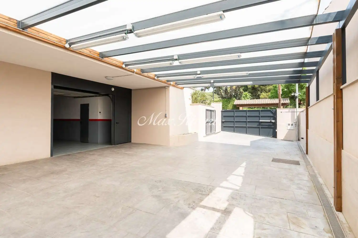 Parking de Casa o chalet en venta en Barcelona con Aire acondicionado, Calefacción y Terraza