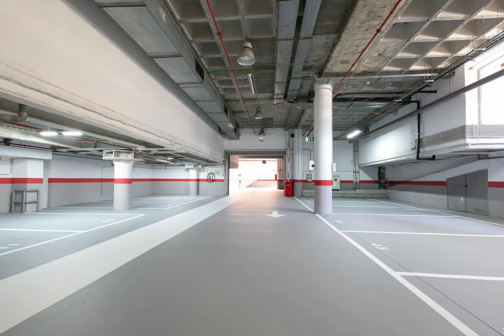 Parkplatz von Gebäude zur Miete in L'Hospitalet de Llobregat