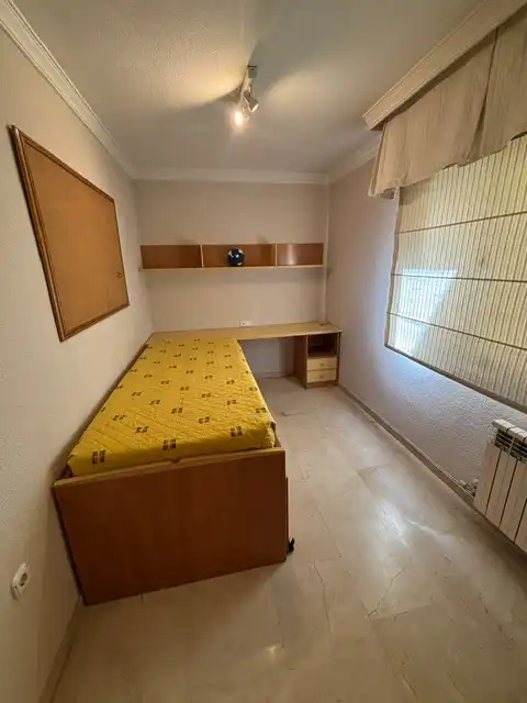 Apartament de lloguer a Calle Torre de Peralada, 4, Castaño - Mirasierra