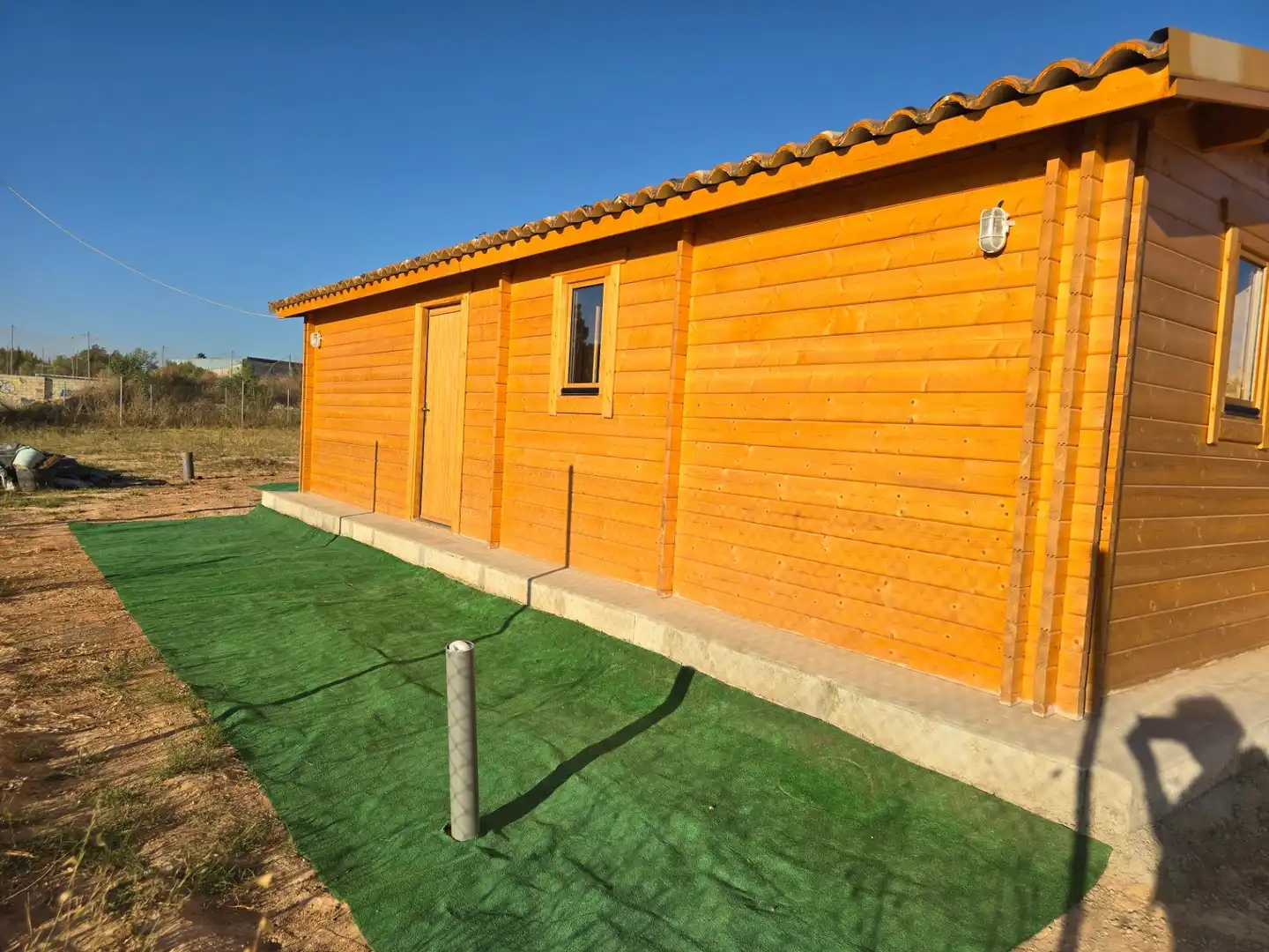Vista exterior de Casa o chalet en venta en Palomares del Río con Jardín privado