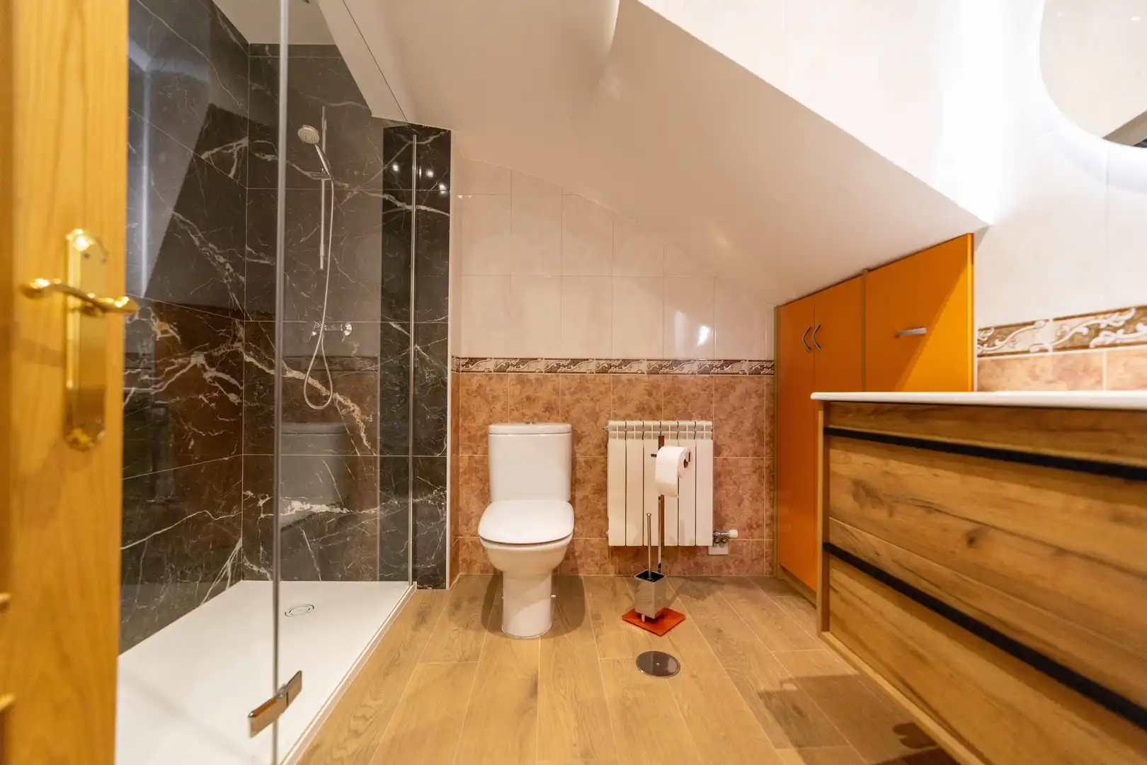 Baño de Casa o chalet en venta en León Capital  con Calefacción y Terraza