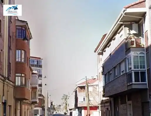 Vista exterior de Pis en venda en León Capital 