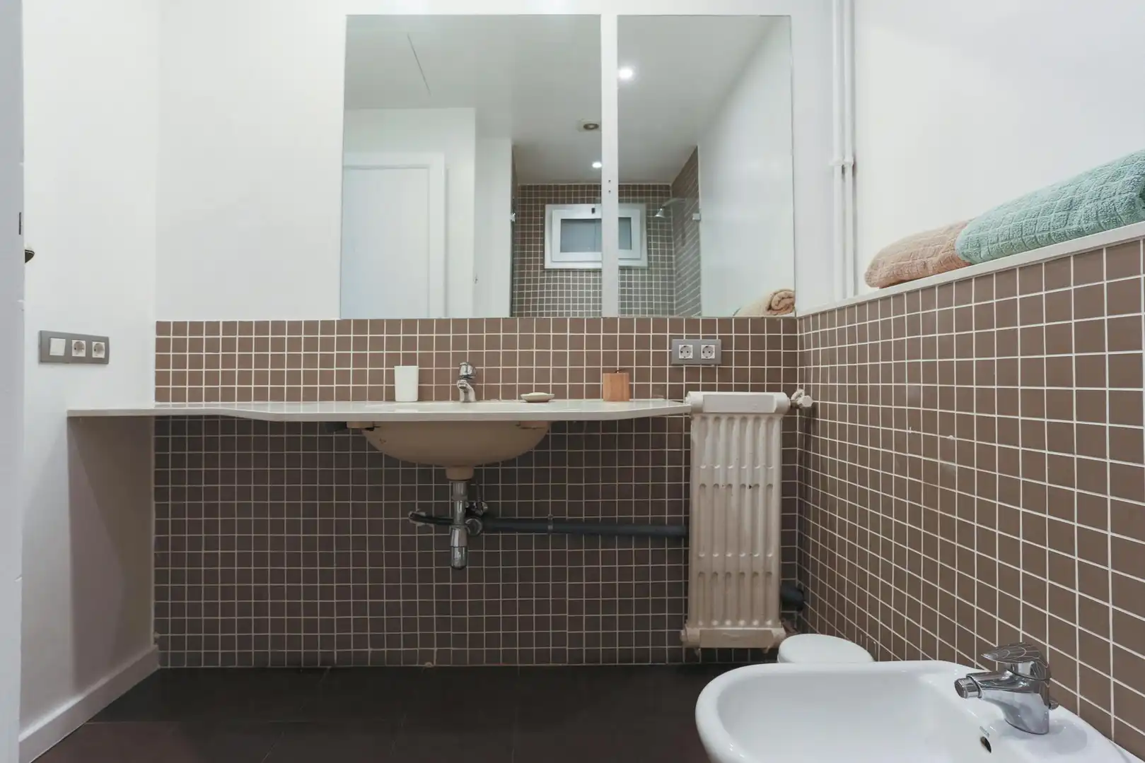 Baño de Piso para compartir en Barcelona con Calefacción, Amueblado y Lavadora
