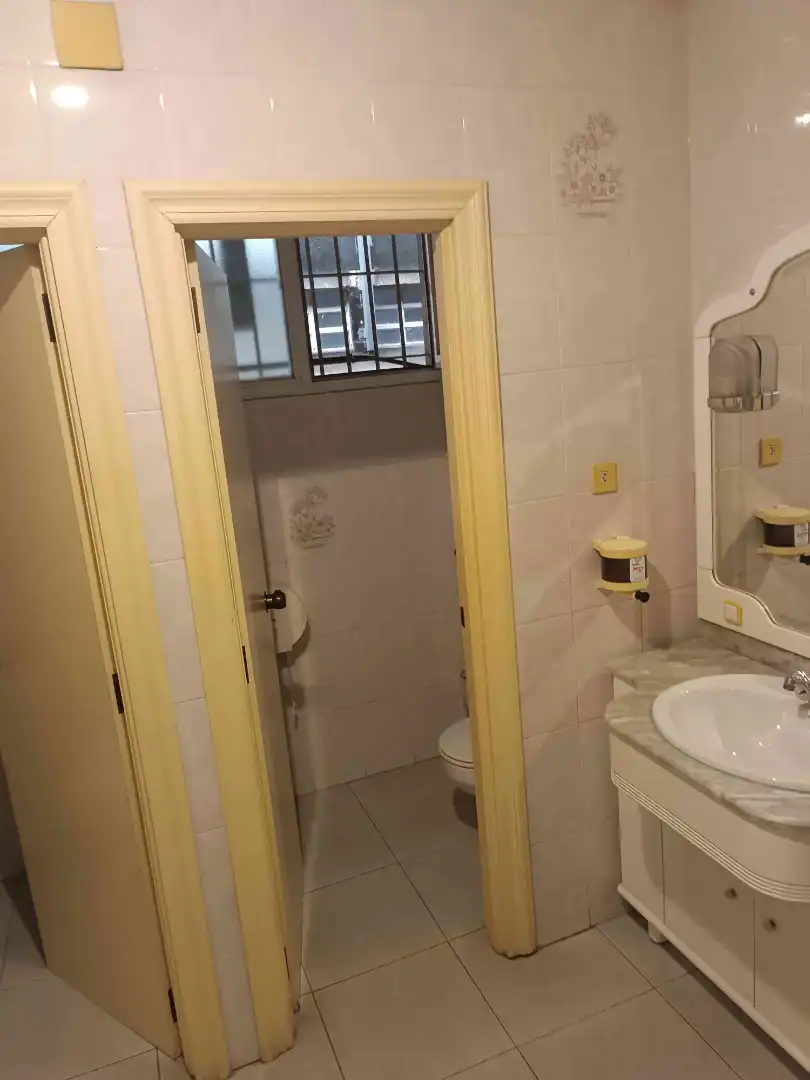Baño de Nave industrial en venta en Derio