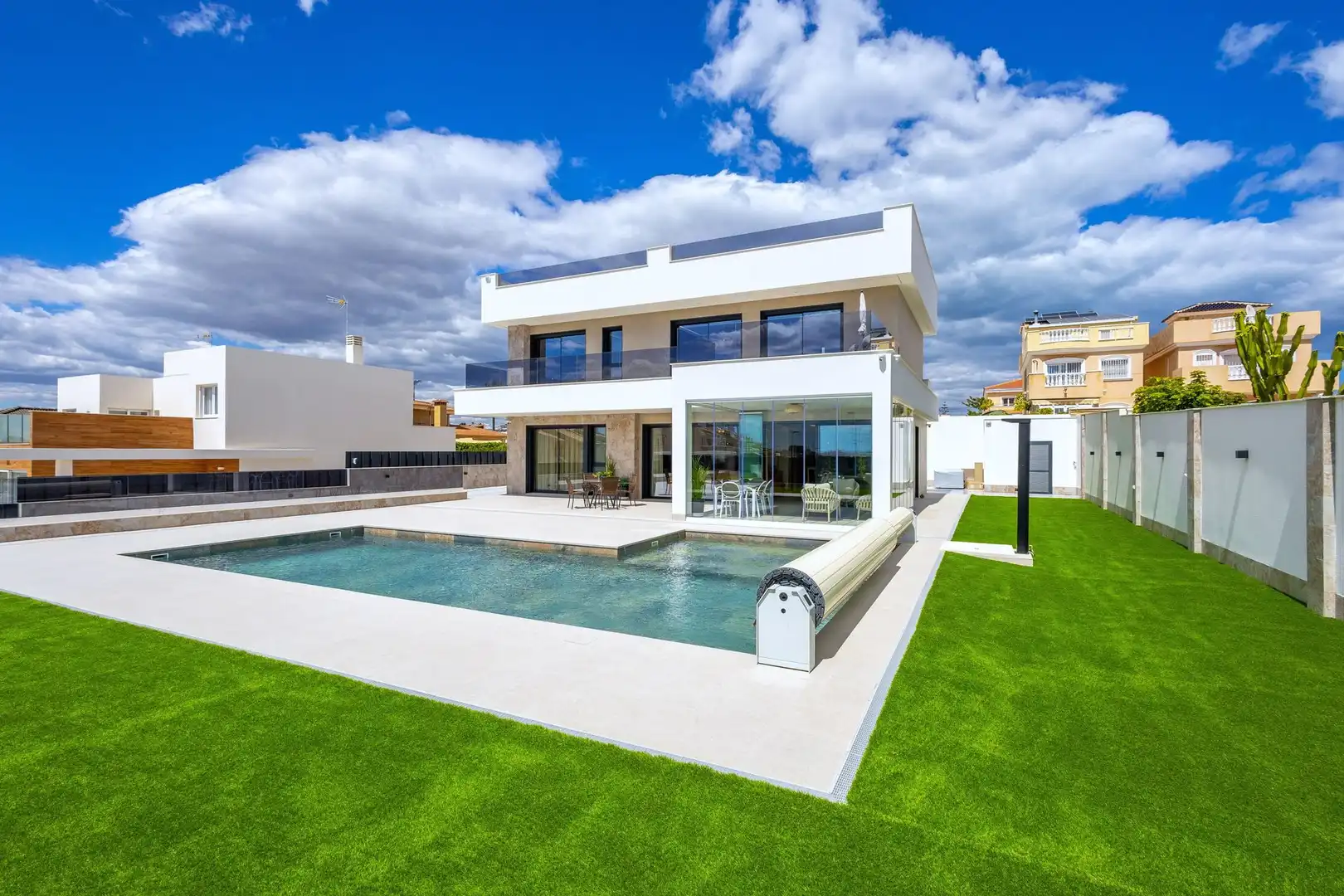 Villa con piscina in vendita a N/A, imagen 2