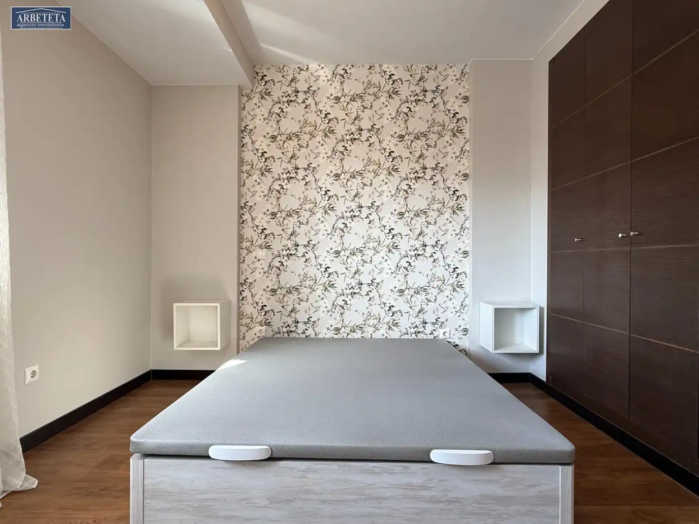 Casa adosada en venta en Urb. Belvalle