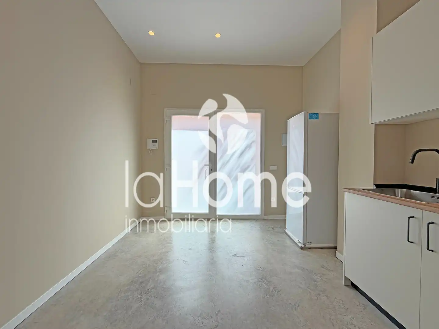 Loft zum Verkauf in Paterna mit Ofen