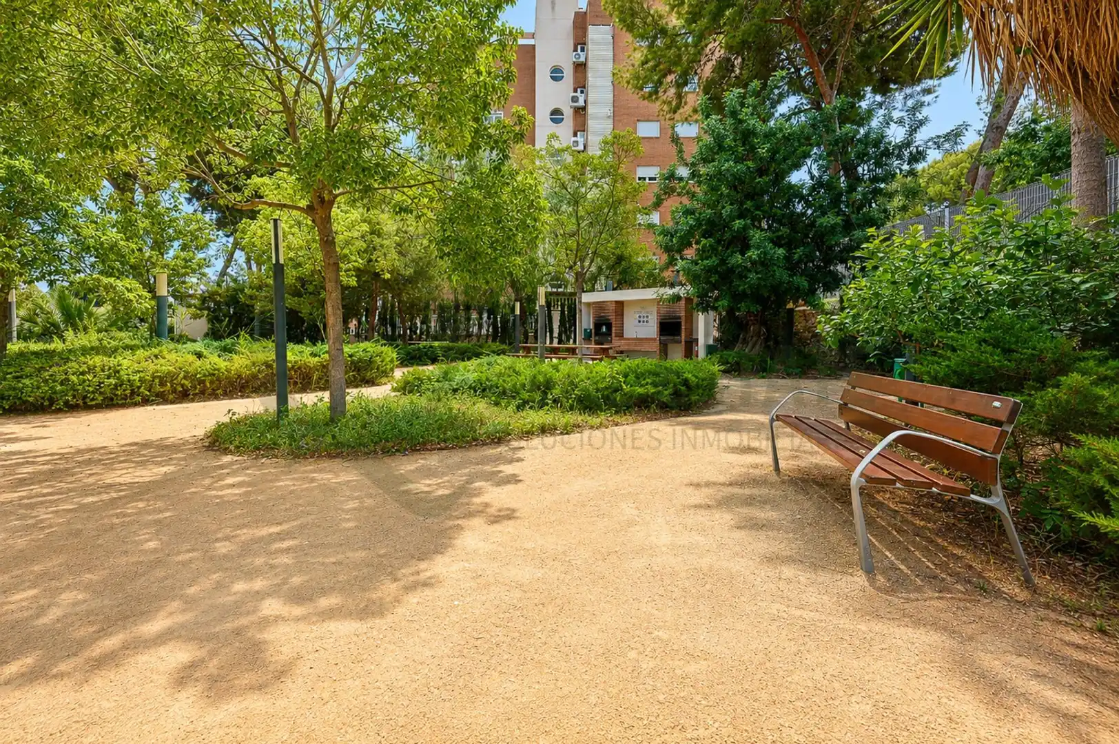 Vista exterior de Àtic en venda en Alicante / Alacant amb Aire condicionat, Calefacció i Jardí privat