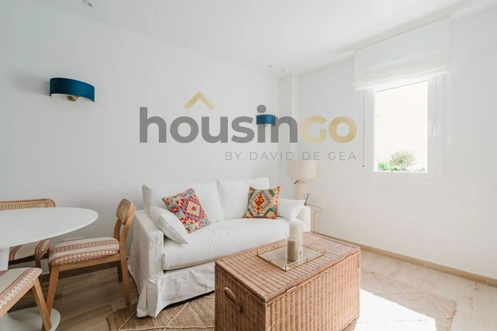 Living room of Flat for sale in Madrid  with Air Conditioner, Heating and Parquet flooring