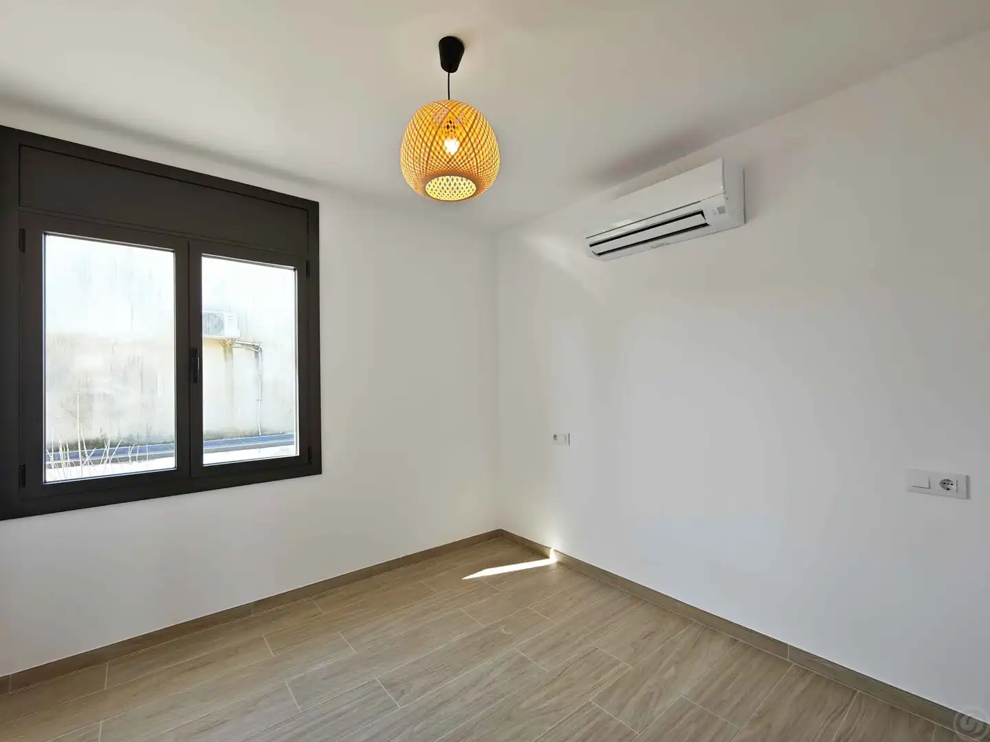 Schlafzimmer von Maisonette zum Verkauf in Empuriabrava mit Klimaanlage, Heizung und Terrasse