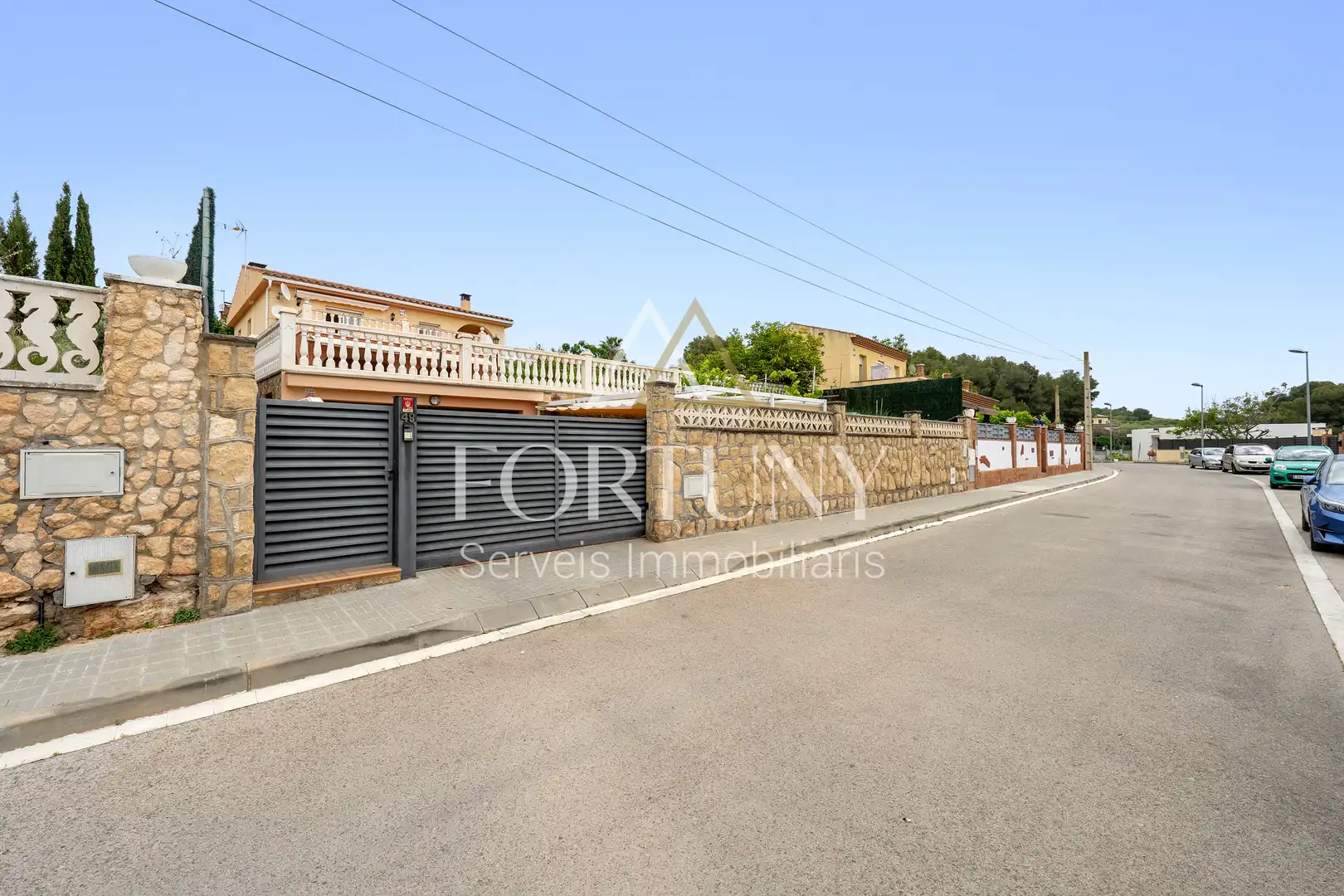Vista exterior de Casa o xalet en venda en El Catllar  amb Aire condicionat, Piscina i Balcó