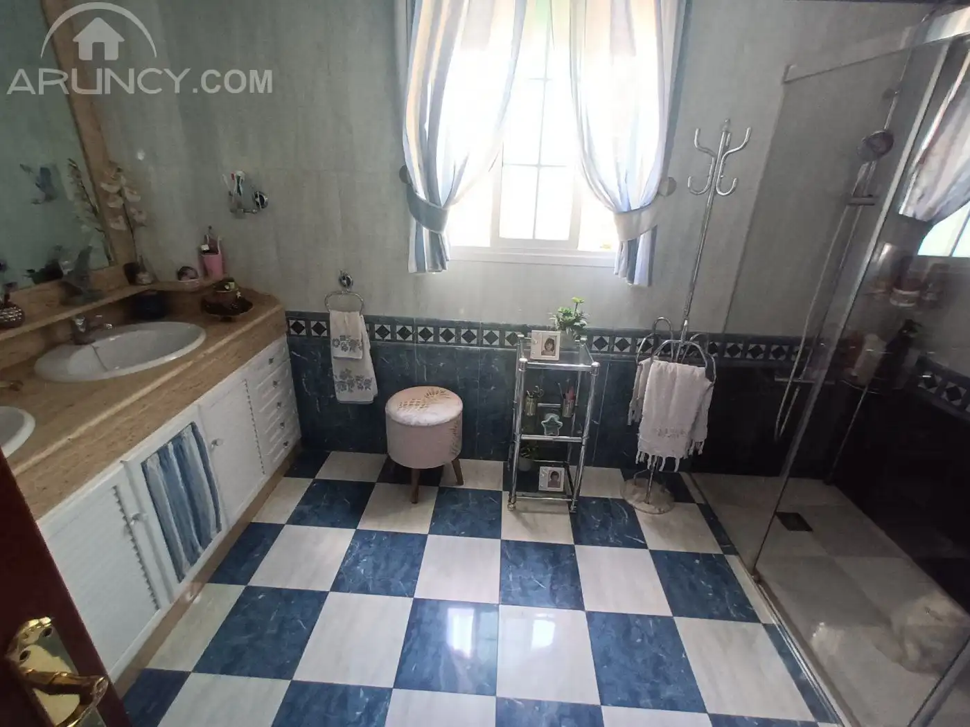 Bathroom of Houses for sale in Utrera  with Air Conditioner and Terrace