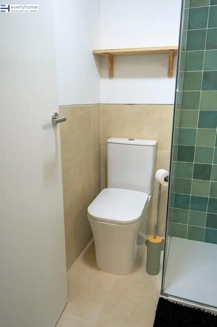 Baño de Piso para compartir en Valencia con Terraza, Amueblado y Balcón