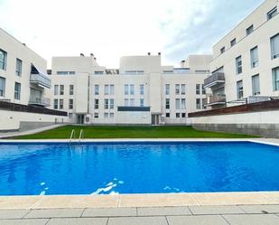 Piscina de Àtic de lloguer en Terrassa amb Aire condicionat i Terrassa