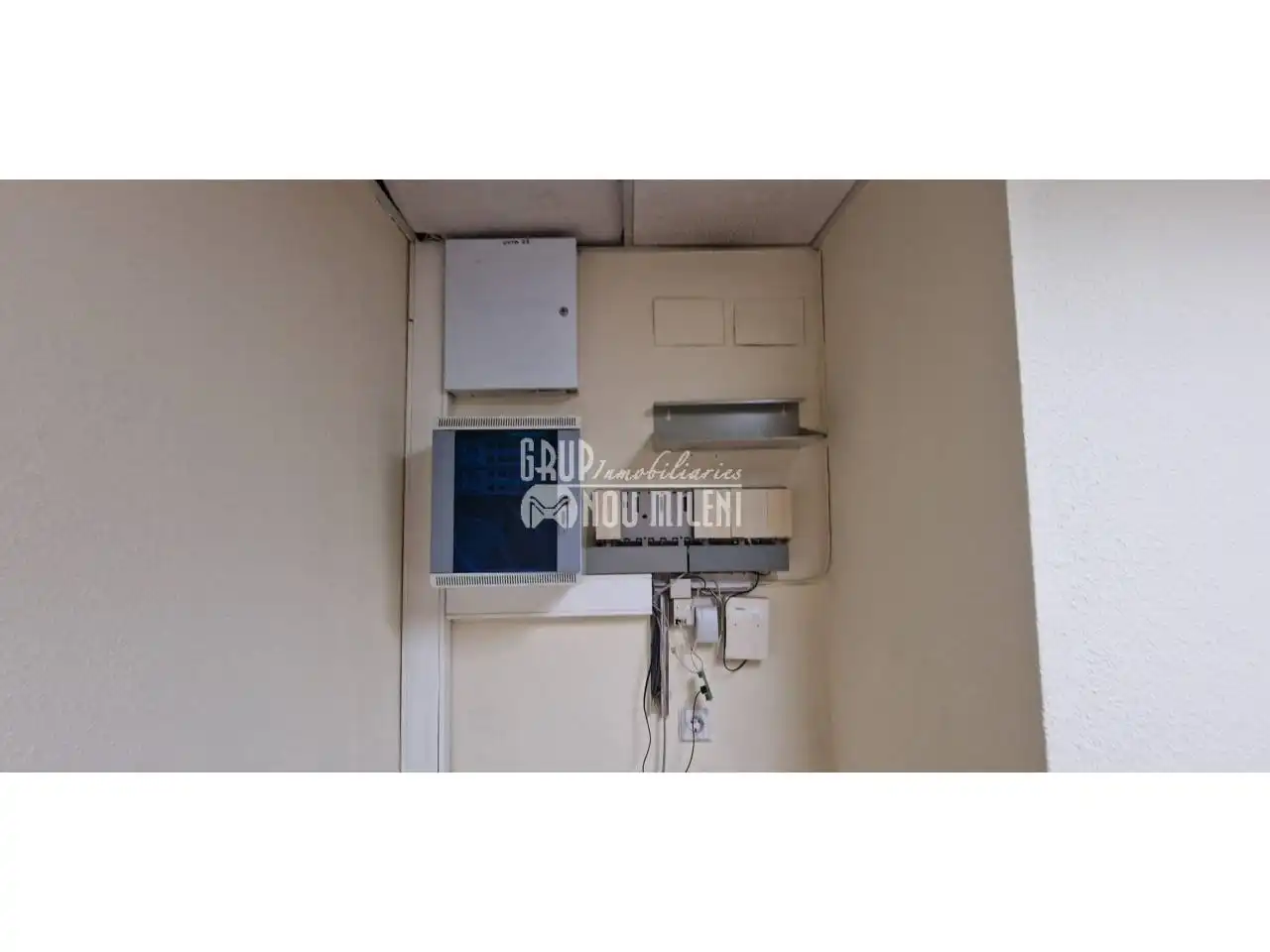 Dormitori de Oficina de lloguer en Valencia amb Aire condicionat