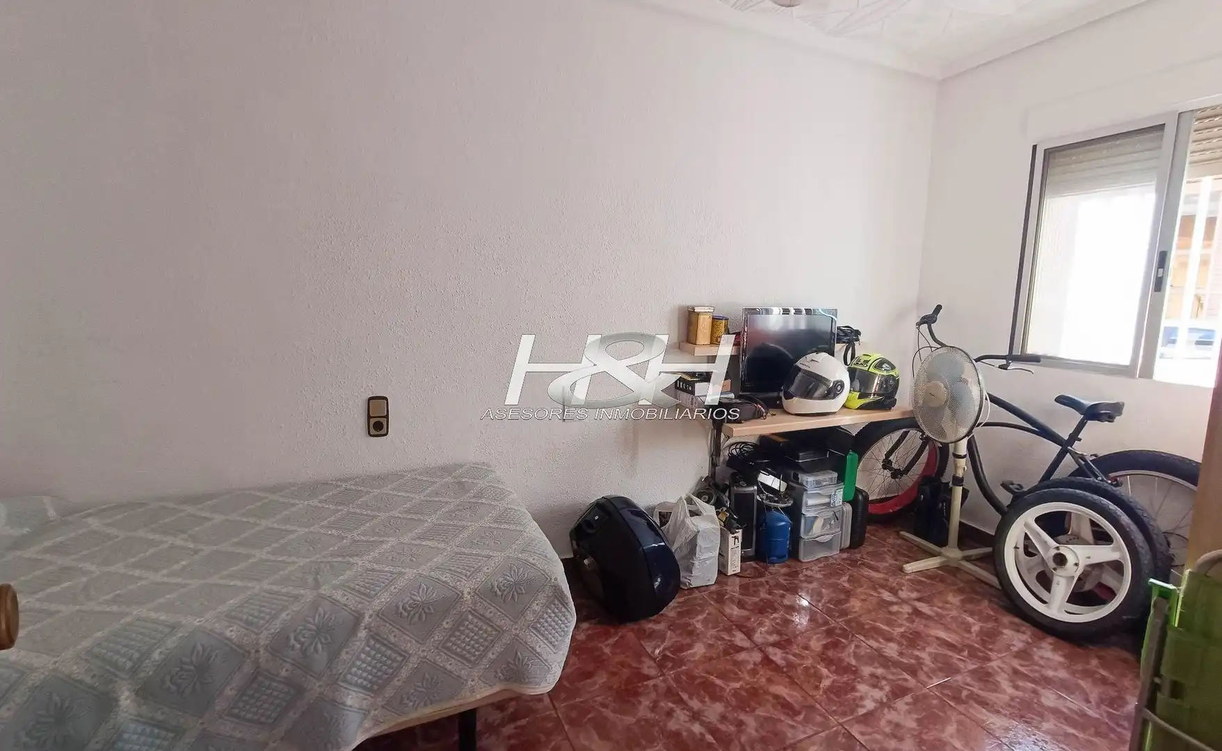Planta baja en venta en Paterna con Terraza