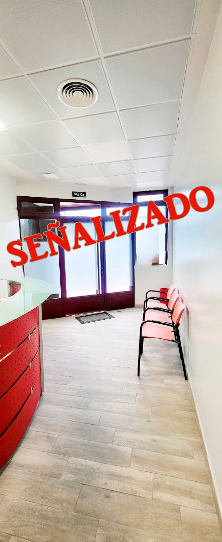 Premises for sale in Parla  with Air Conditioner, Heating and Furnished